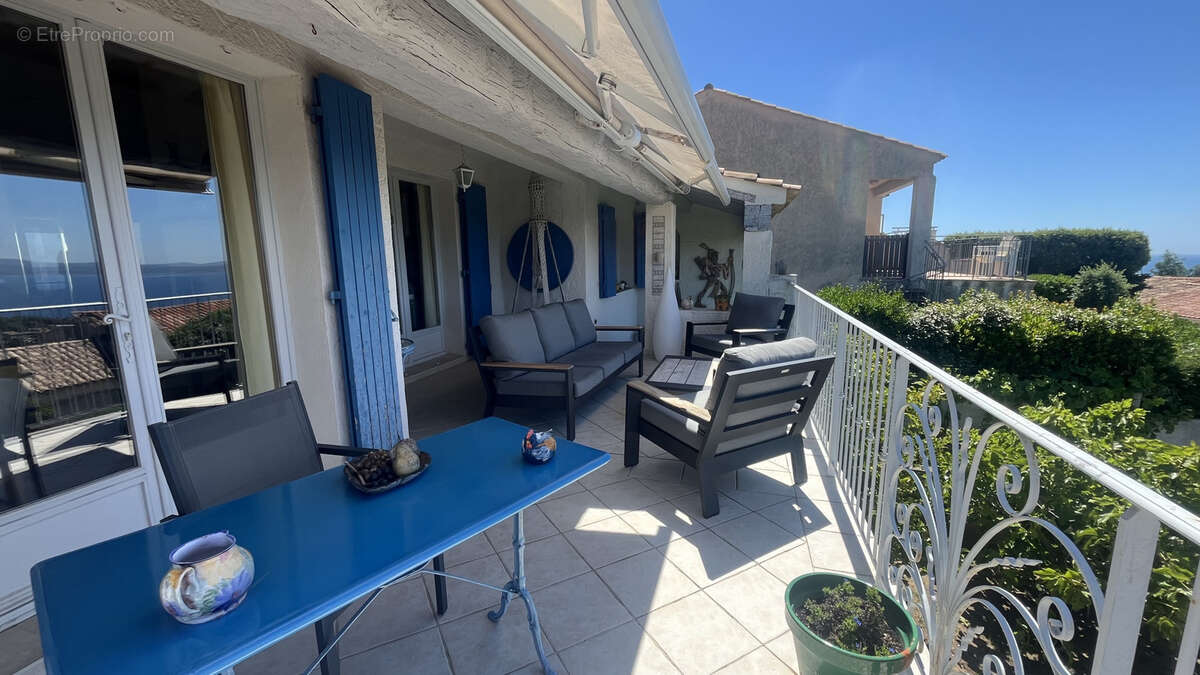 Maison à ROQUEBRUNE-SUR-ARGENS