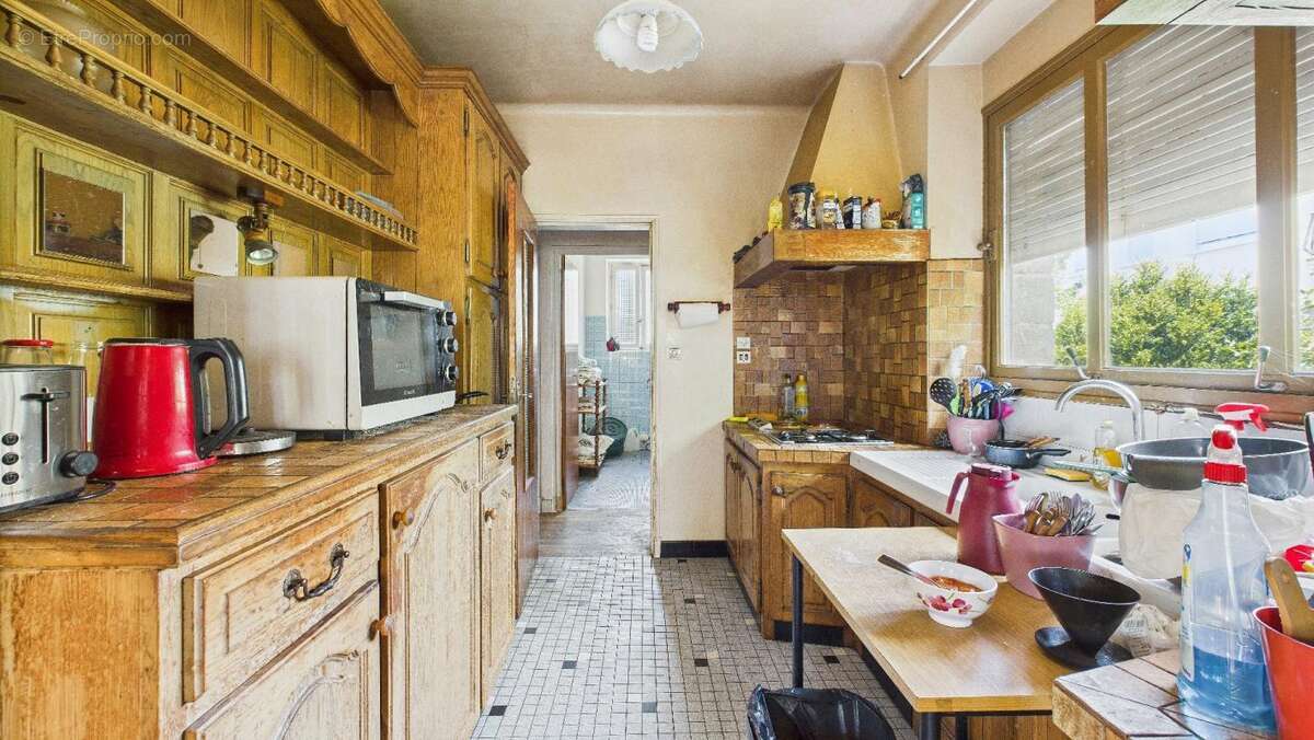 Maison à ONET-LE-CHATEAU