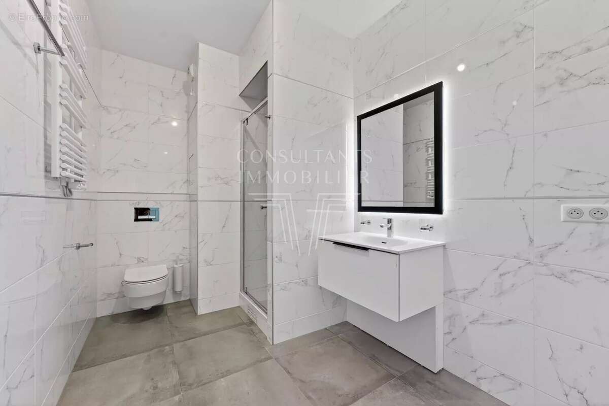 Appartement à LEVALLOIS-PERRET