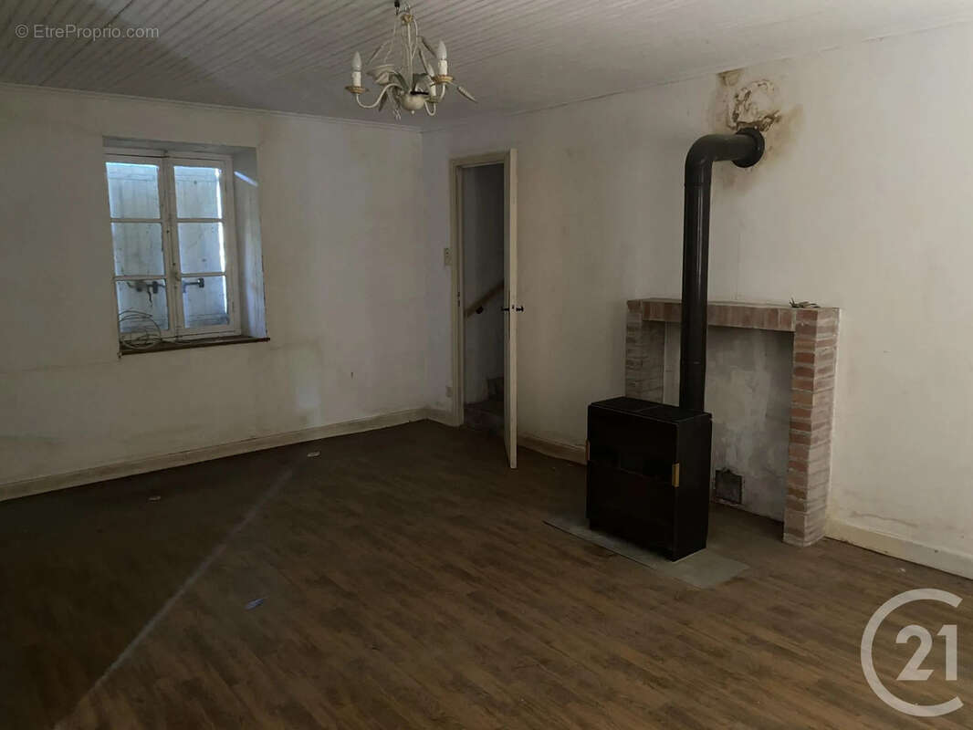 Maison 5 pièces 86 m² à vendre à Savigny-En-Revermont (71580) - photo 5