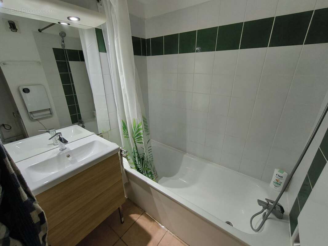 salle de bain - Appartement à NIMES