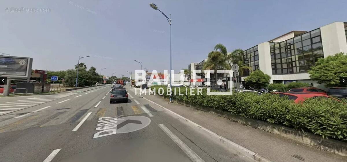 Commerce à VILLENEUVE-LOUBET