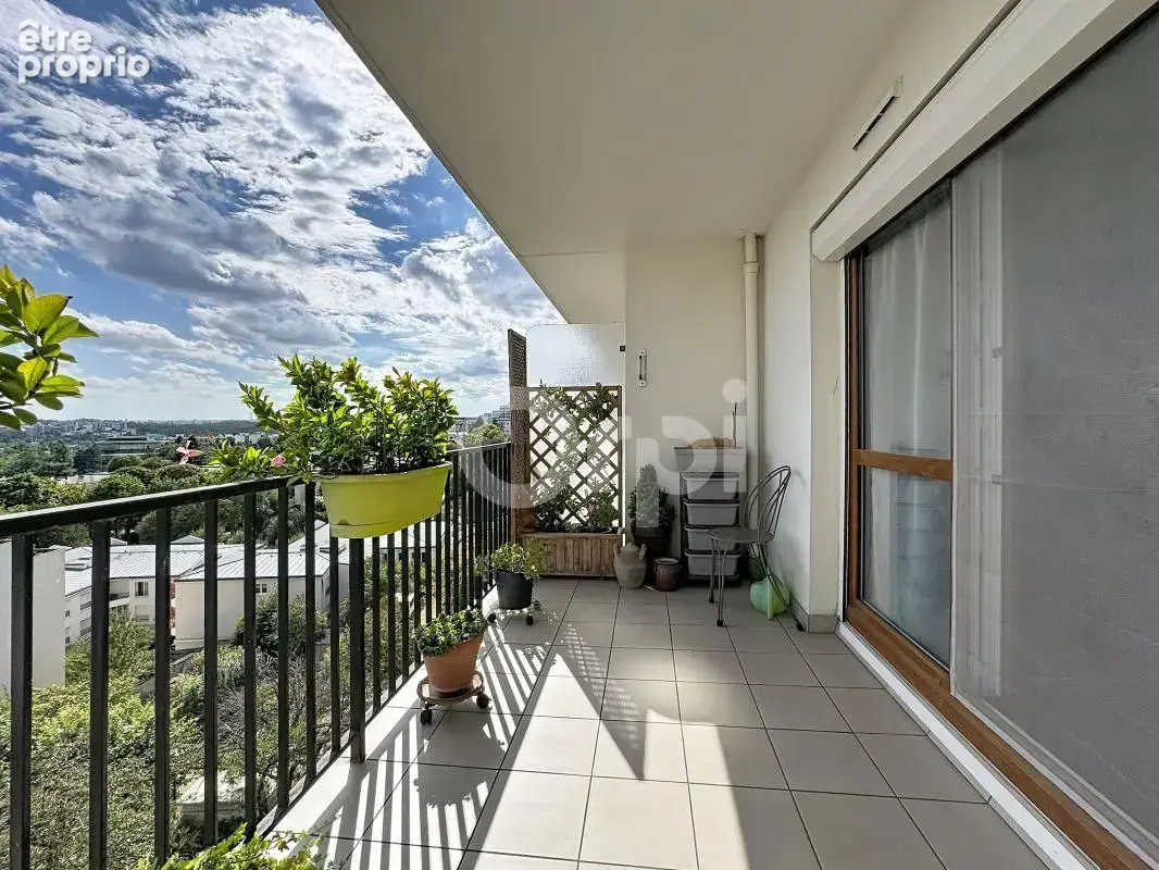 RER A et bois - 3 pièces 80m² avec terrasse plein sud - vue panoramique - photo 2