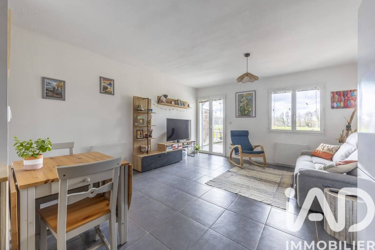 Photo 1 - Appartement à SAINT-JULIEN-EN-BORN