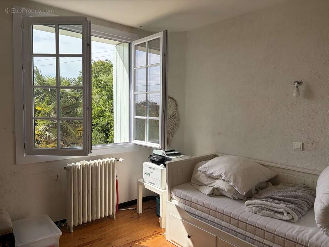 Maison à MONESTIES