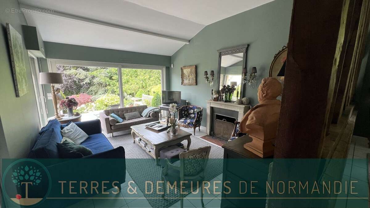 A vendre Authentique demeure normande 260m² issue de deux longères, 5 chambres, dépendances et jardin paysager 3400m², environne - photo 3