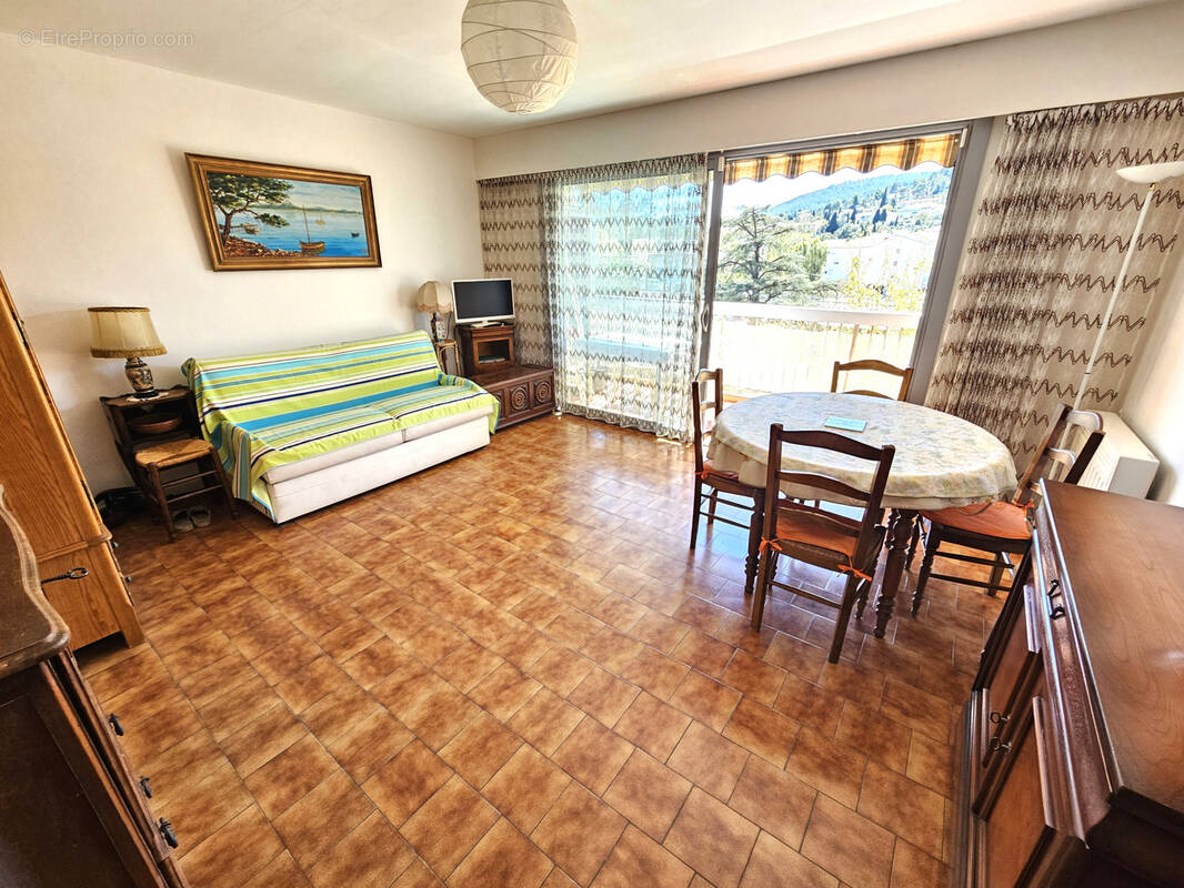 Appartement à HYERES