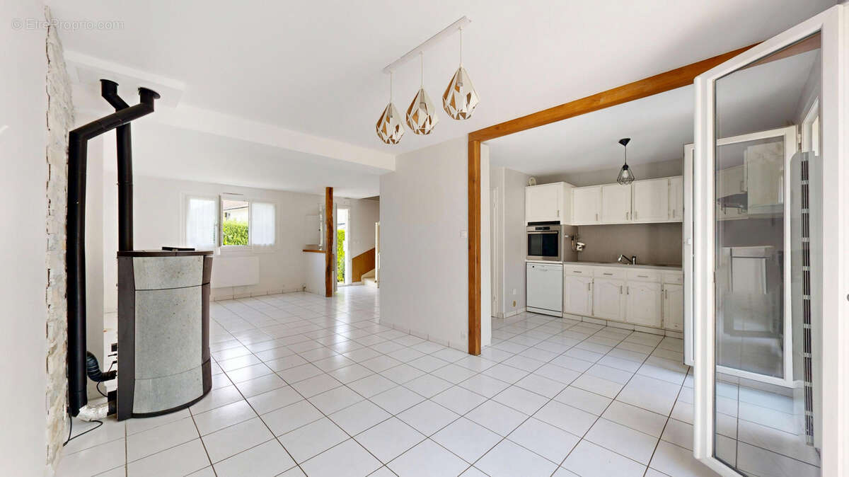 Plaisir la boissiere, maison avec jardin et garage. - photo 2