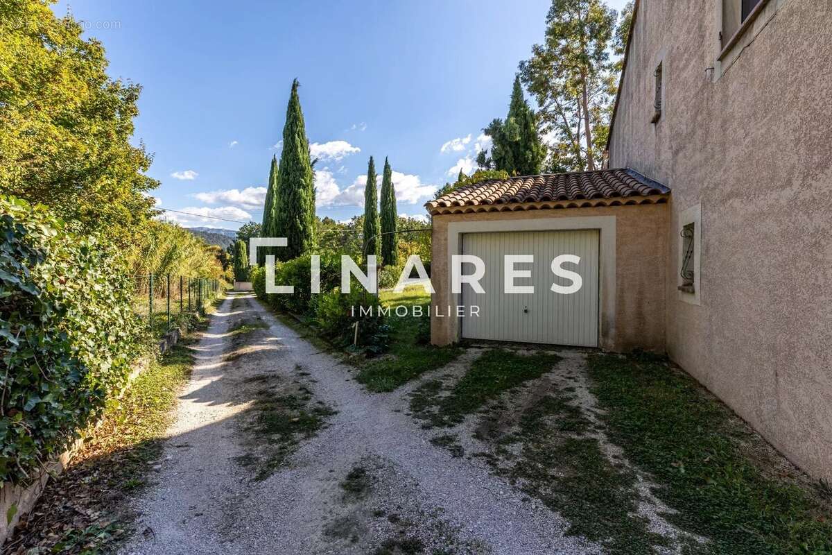 Maison à SAINT-ZACHARIE