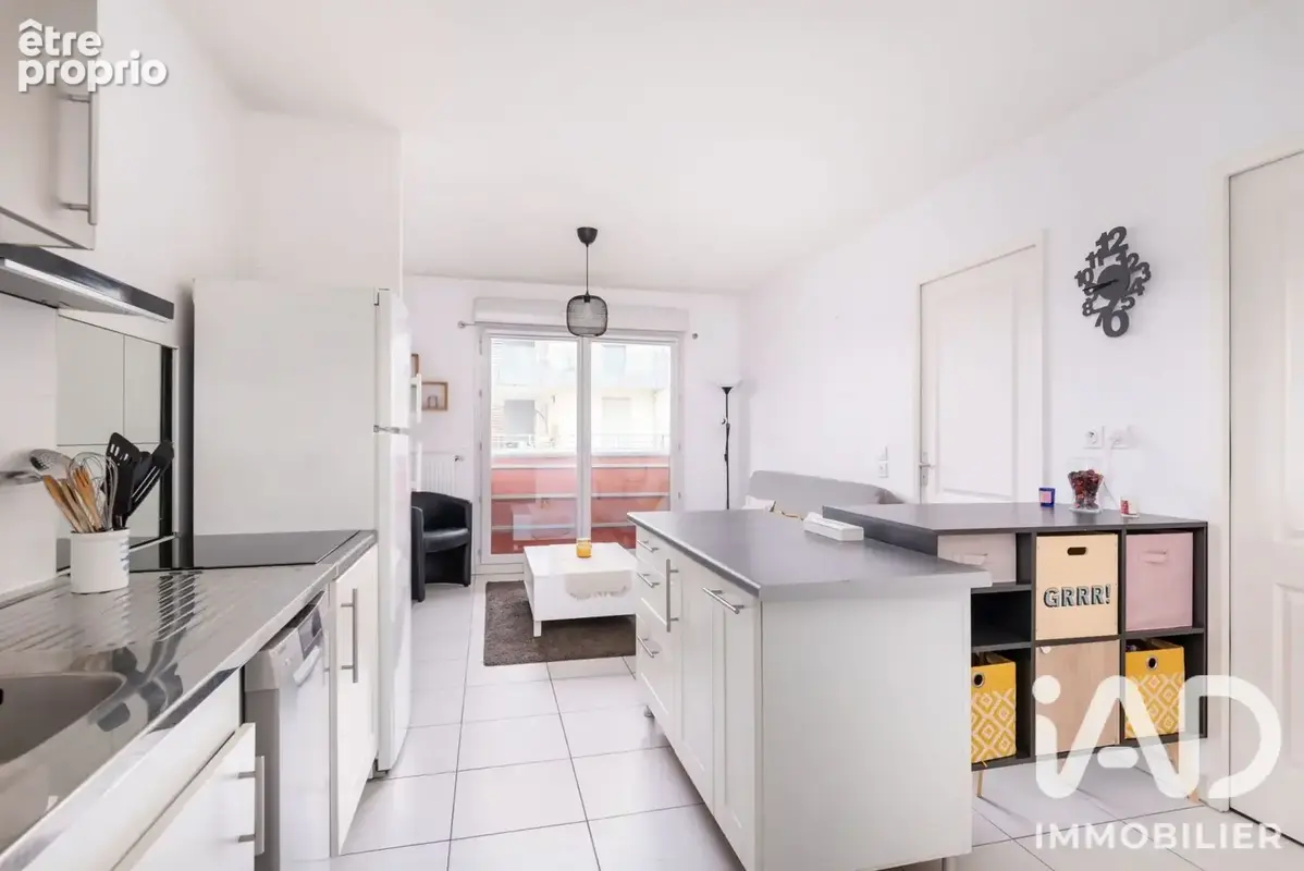 Photo 1 - Appartement à PIERRE-BENITE