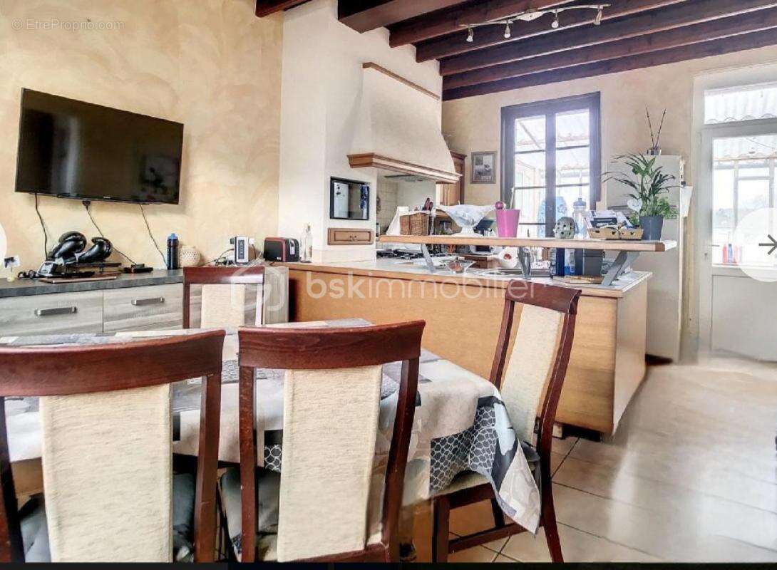 Maison à BEAURAINVILLE