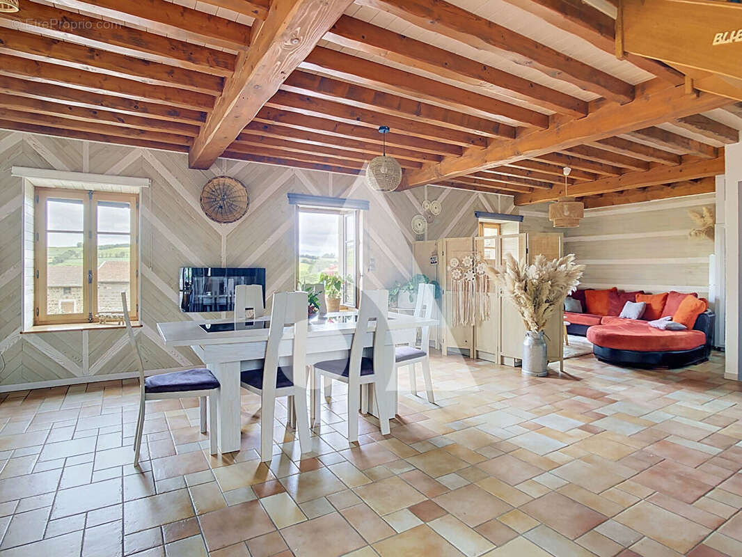 Maison de village de caractère avec terrasse et grand garage - photo 5