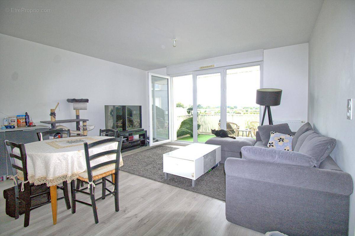 Appartement à AVRILLE