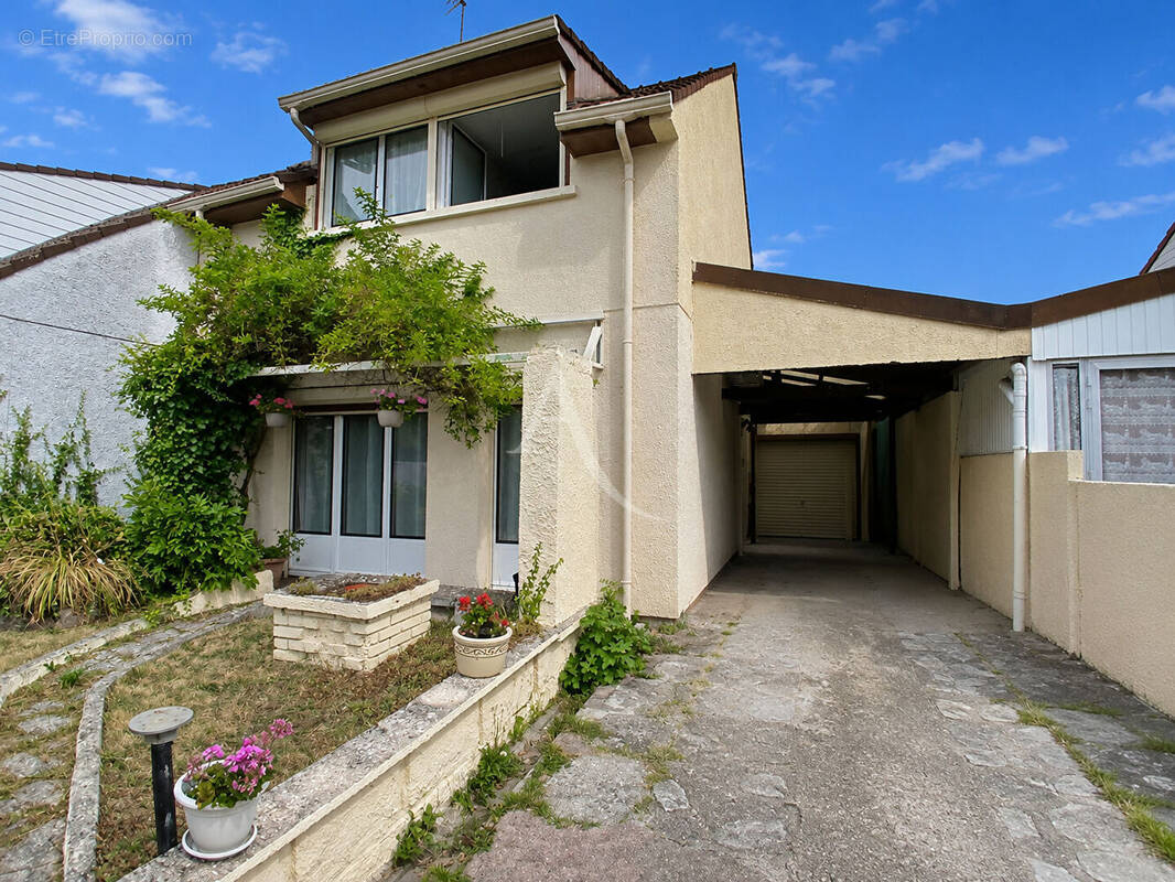 Maison à ROISSY-EN-BRIE