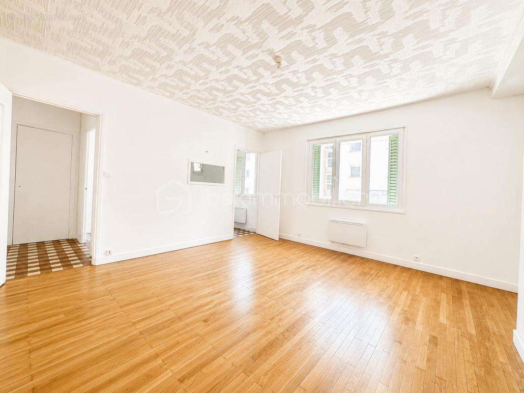 Appartement de 37m2 rénové avec ascenseur - photo 5