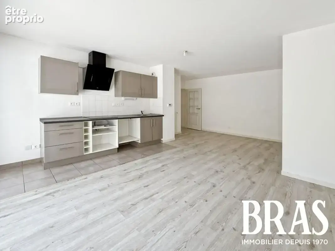 NANTES St Jacques - Appartement 3 pièces avec grande terrasse et garage - photo 3