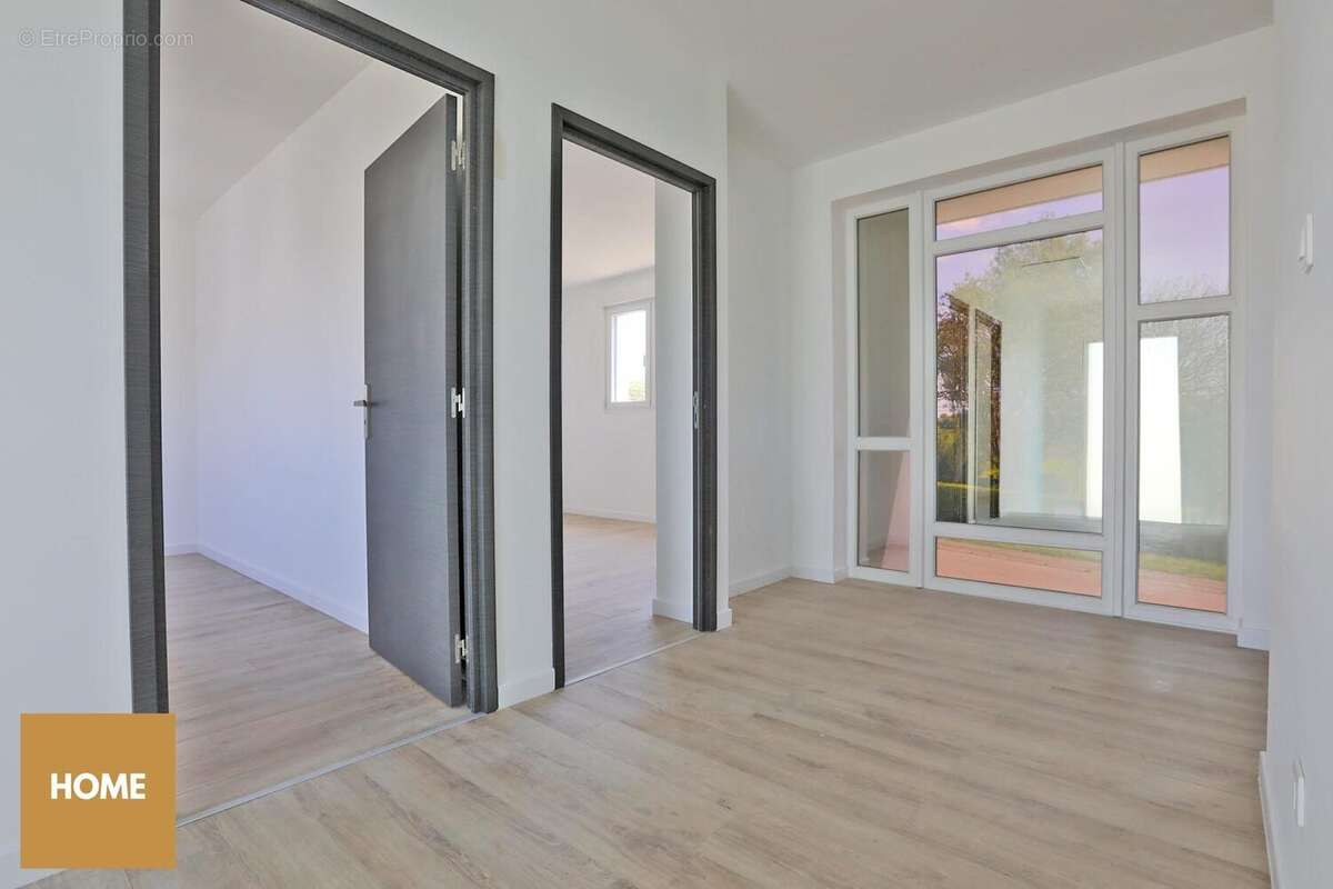 Maison à BRIN-SUR-SEILLE