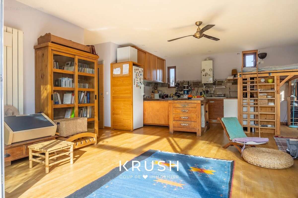 Appartement à MARSEILLE-4E