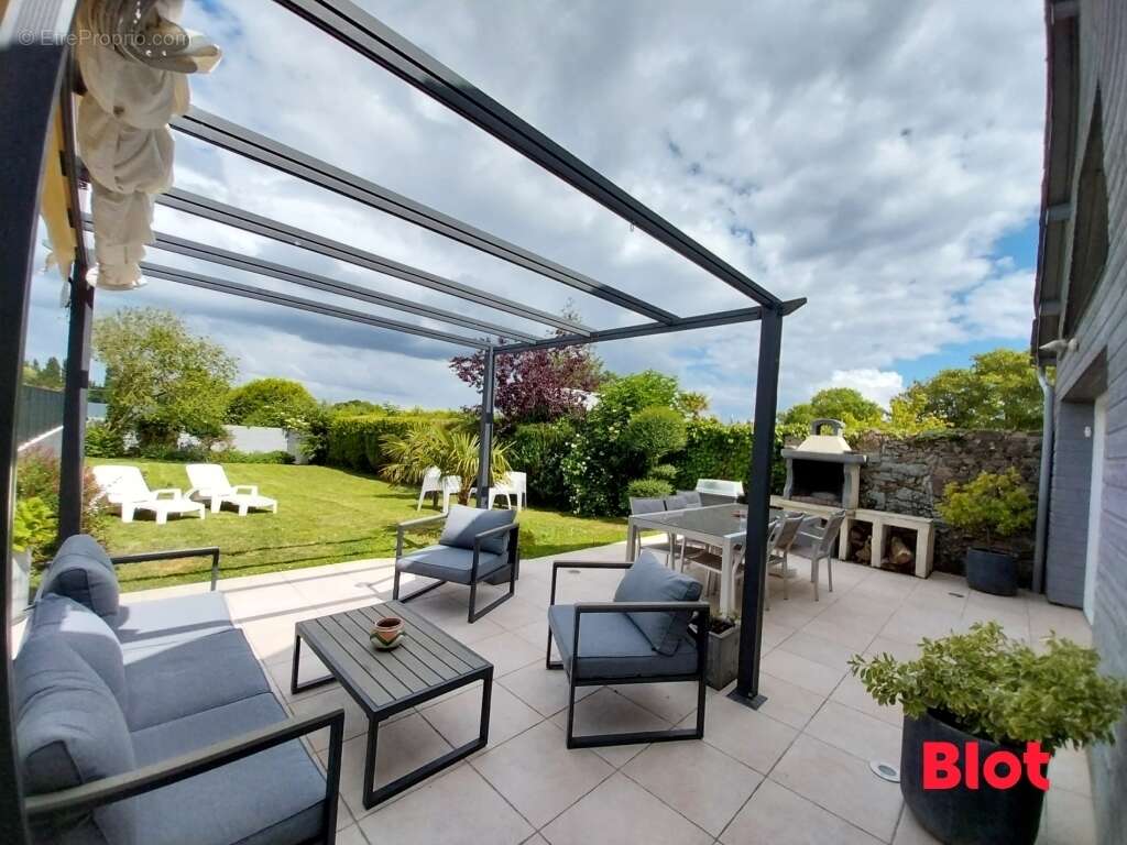 Maison à SAINT-GUINOUX