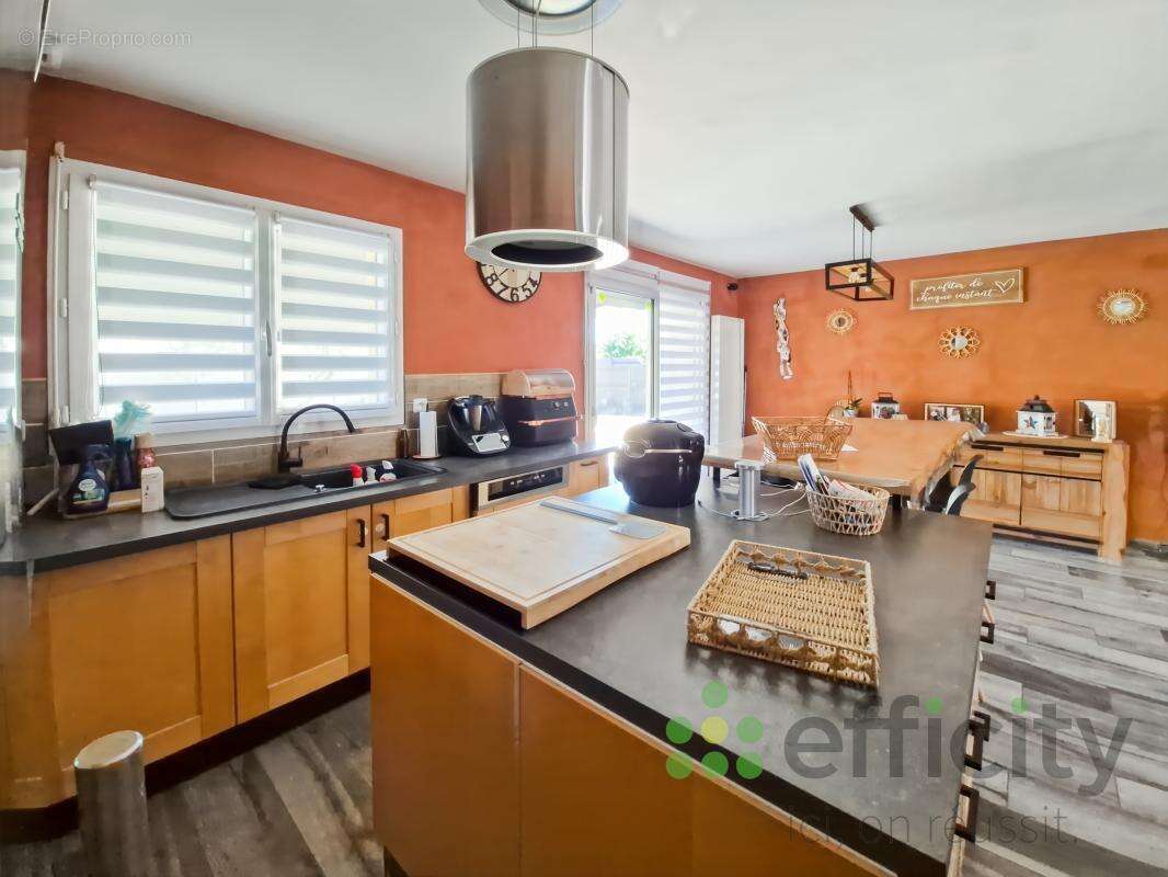 Maison 133 m² à Saint-Ouen-En-Belin  - photo 5
