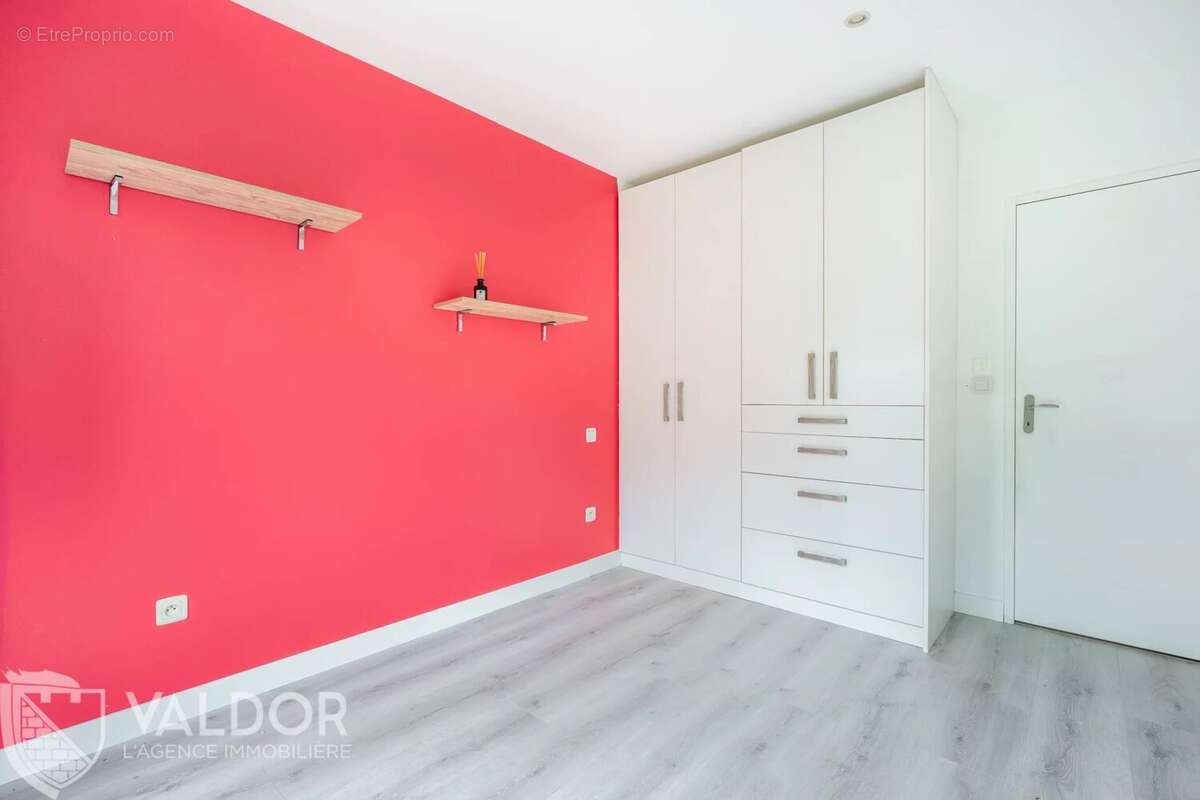 Maison à SAINT-GENIS-LES-OLLIERES