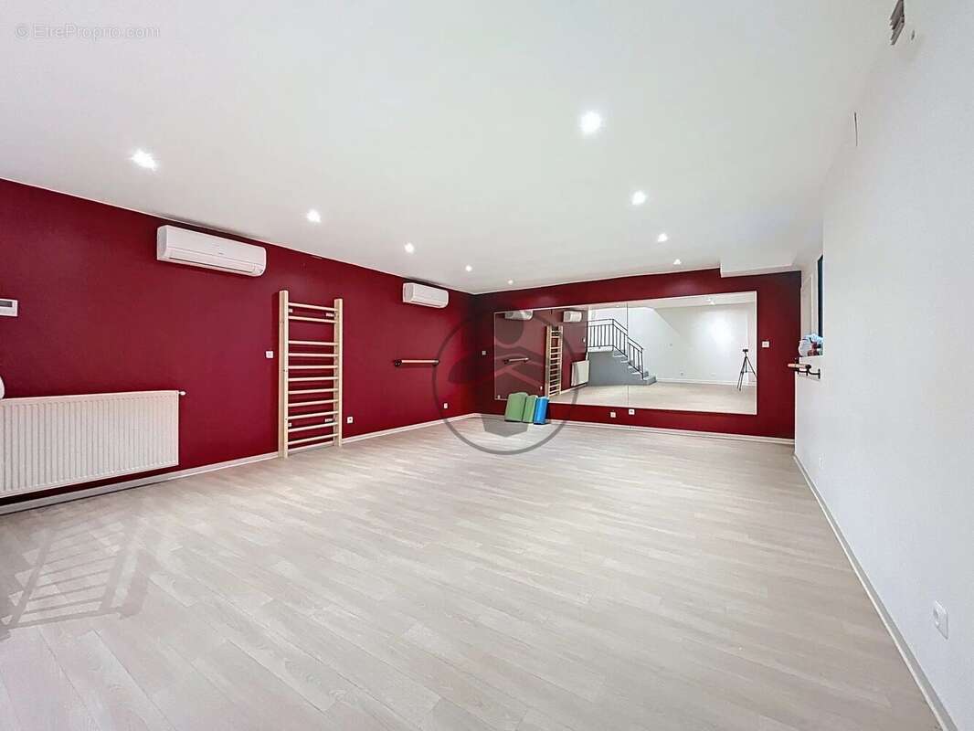 Commerce à SAINT-QUENTIN