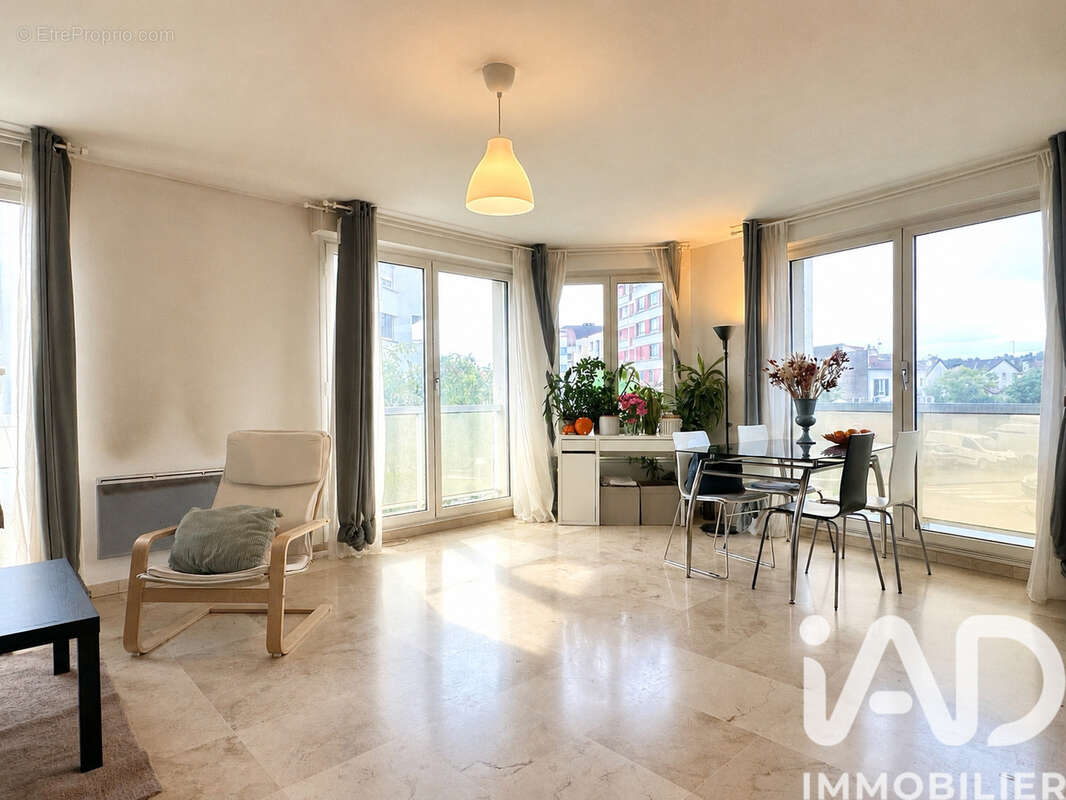 Photo 2 - Appartement à VILLEMOMBLE