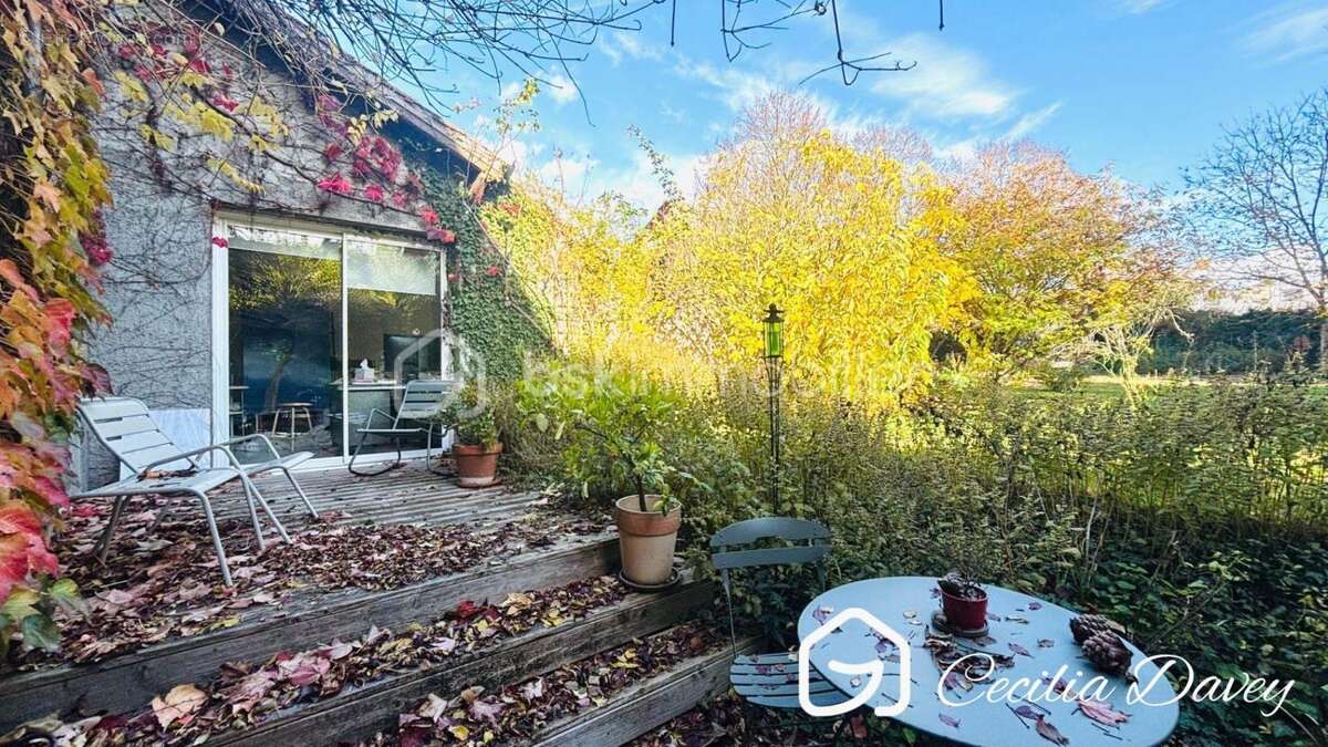 Maison à VILLENEUVE-SUR-YONNE