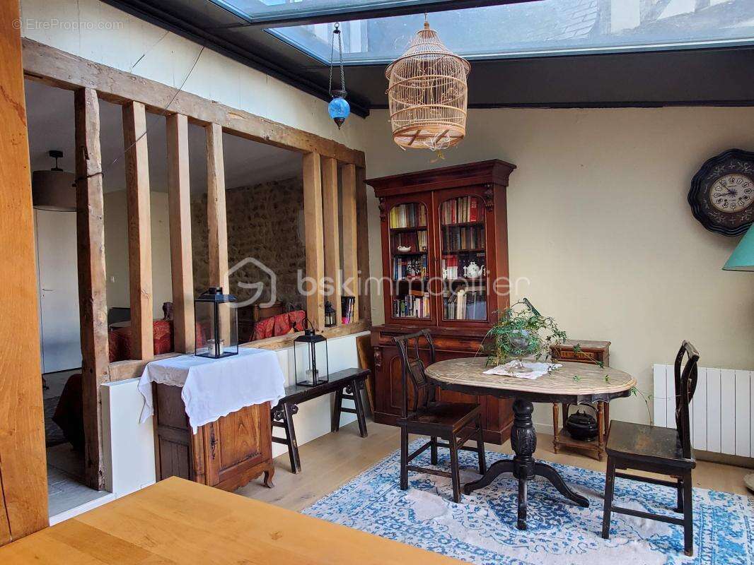 Maison à CORMEILLES