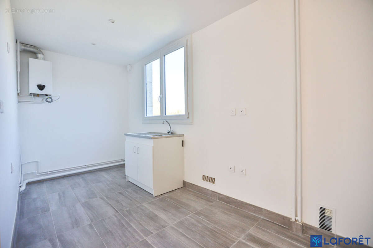 Appartement à NEAUPHLE-LE-CHATEAU