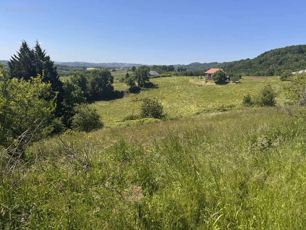 Terrain à VOUTEZAC