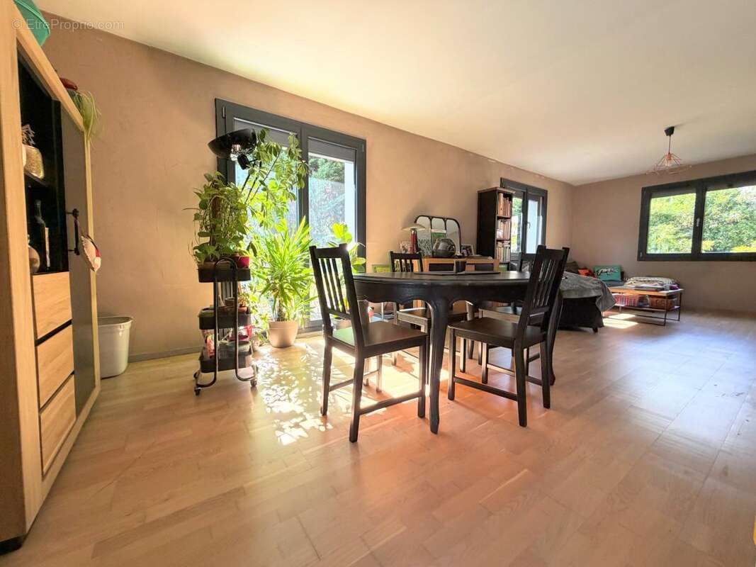Maison 138 m² à Chantraine  - photo 3