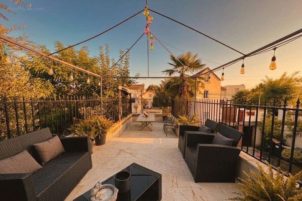 Maison à SAINT-MAUR-DES-FOSSES