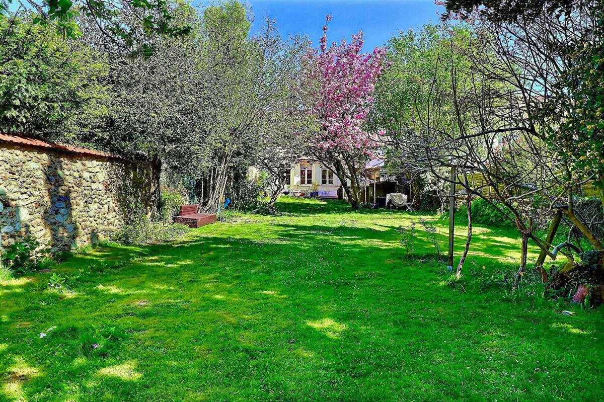 Maison à SAINT-NOM-LA-BRETECHE