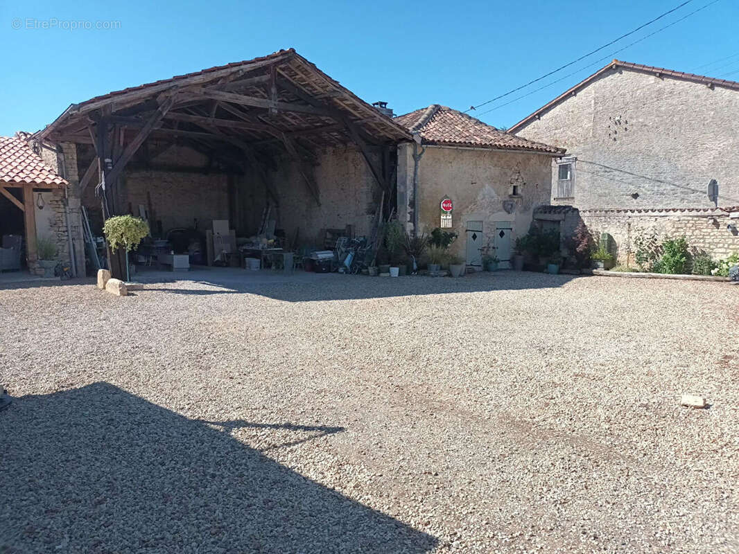 Maison 235m² à voulême - photo 16