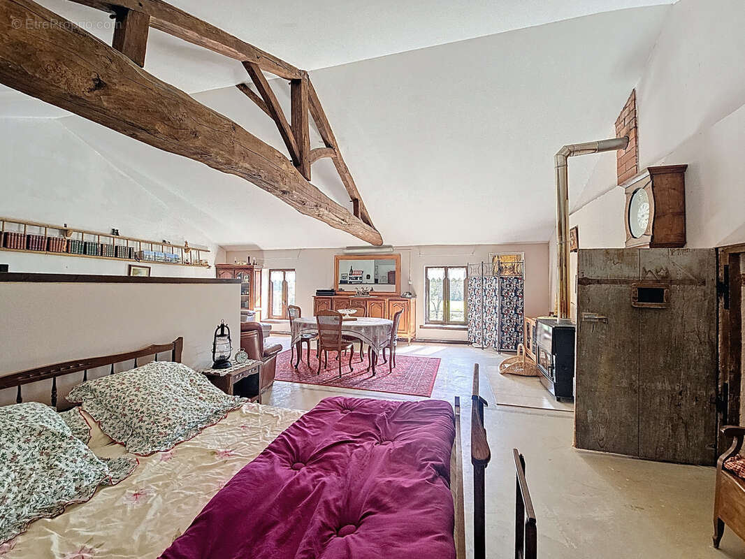 Maison à CURCIAT-DONGALON