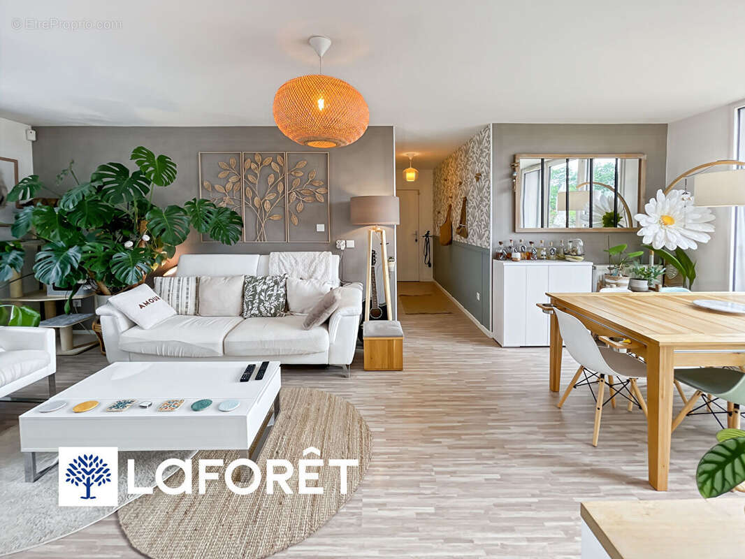 Appartement à SAINTE-GENEVIEVE-DES-BOIS