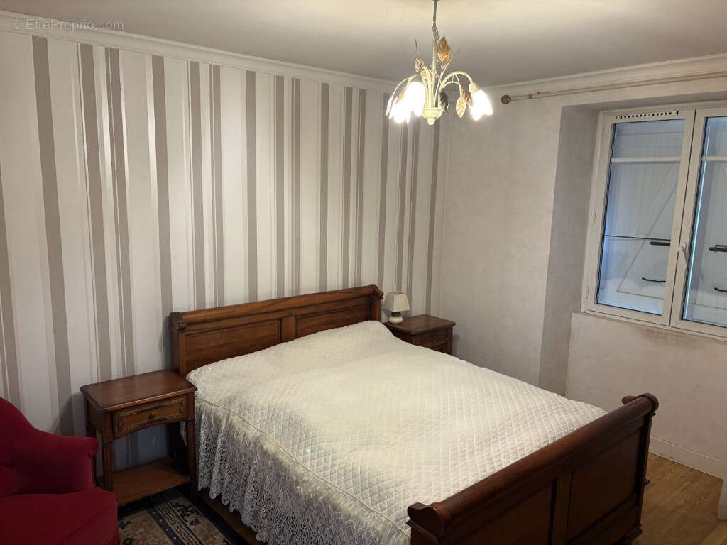 Maison à ARNAC-POMPADOUR