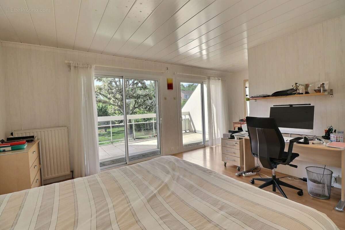 Maison à VERRIERES-LE-BUISSON