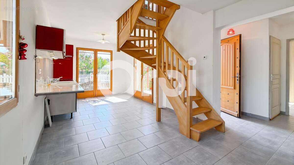 Maison à RUOMS