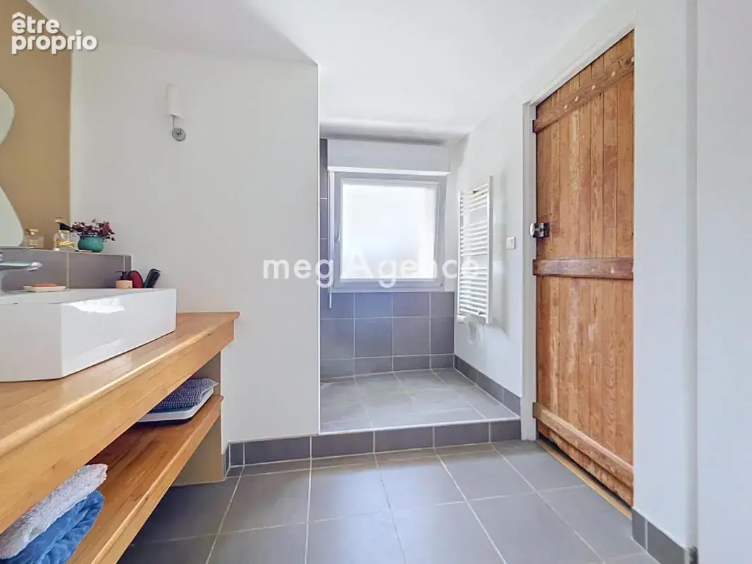 Maison de plain-pied – 148 m² – Grands volumes et vue sur le château - photo 7