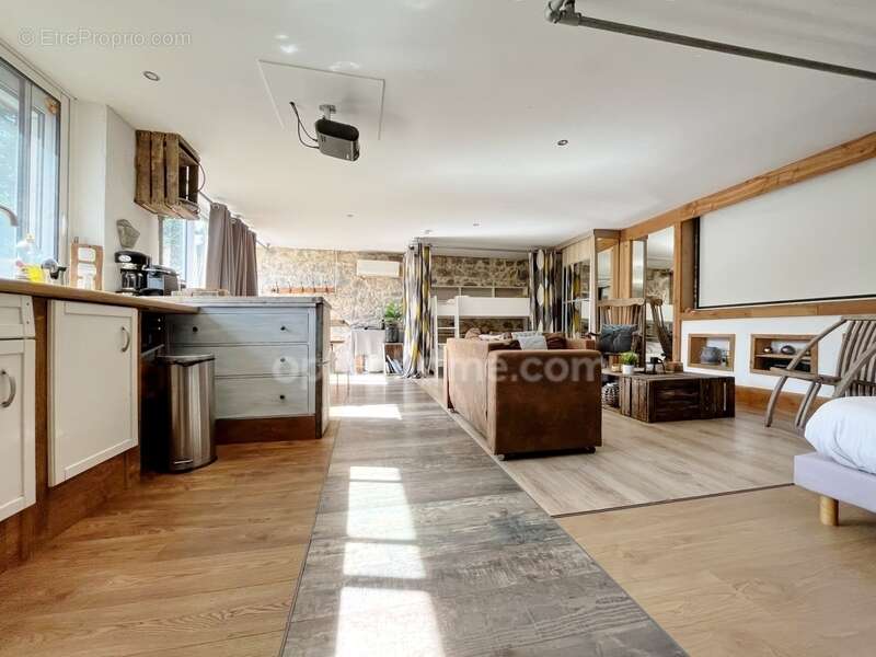 Maison à SAINT-DIDIER-SUR-BEAUJEU