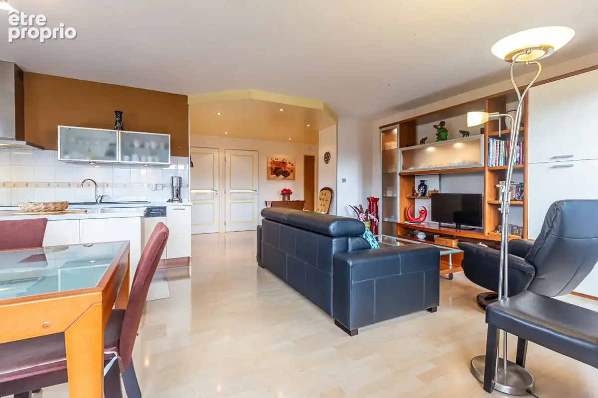Agence immobiliere laforet - "tournesol" - annecy - appartement t3 traversant de 73.59m² - balcons - cave - garage en option - photo 4