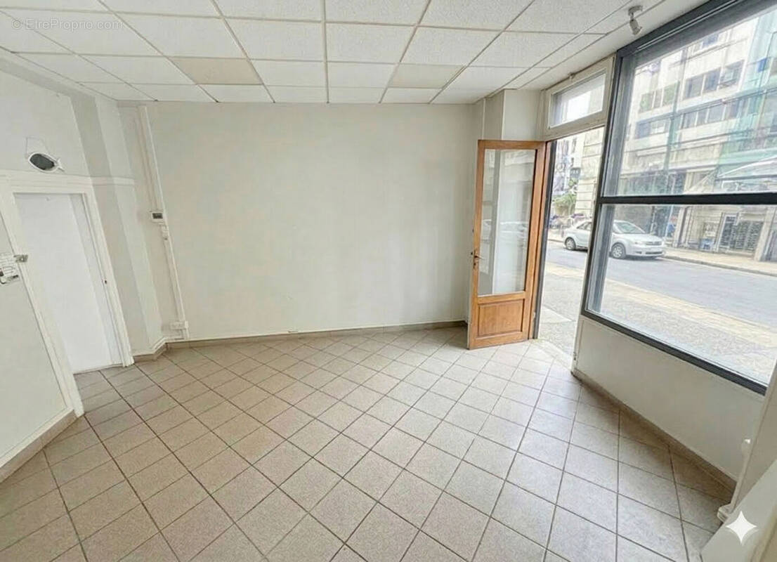 Commerce à PARIS-20E