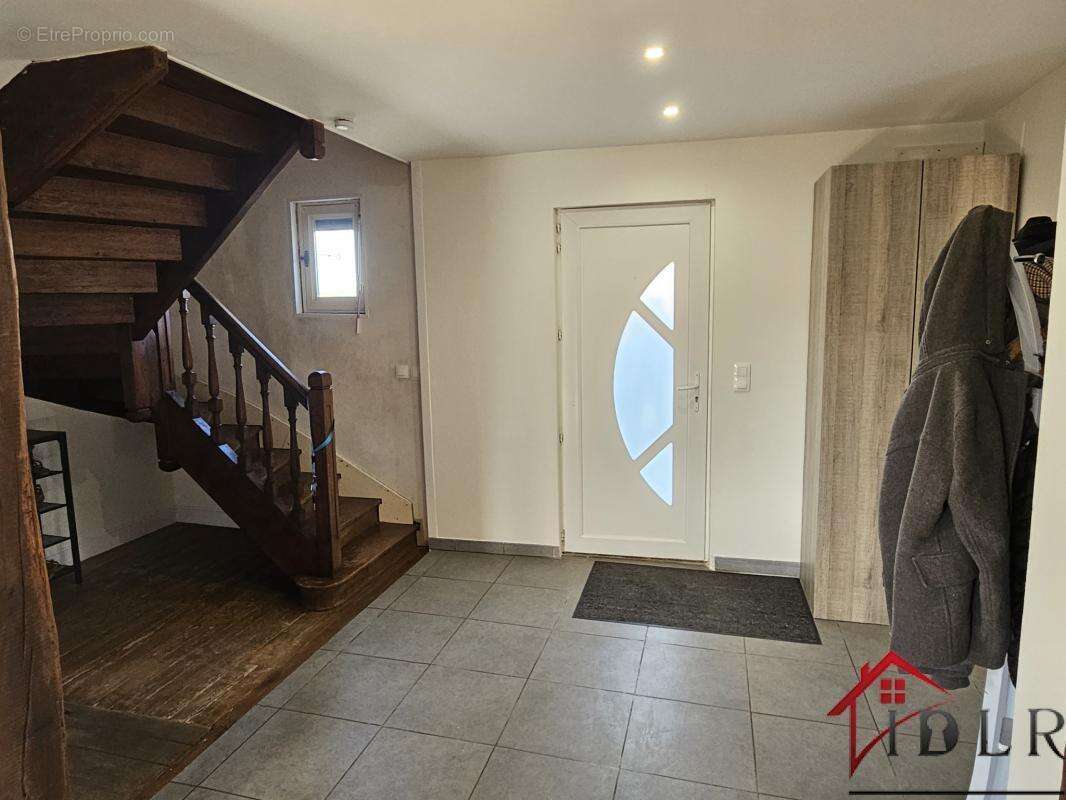 Maison à ROBERT-MAGNY-LANEUVILLE-A-REMY