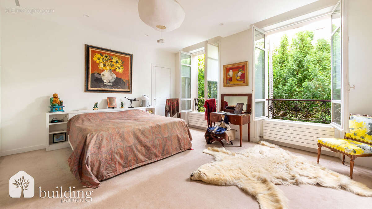 Appartement à COURBEVOIE