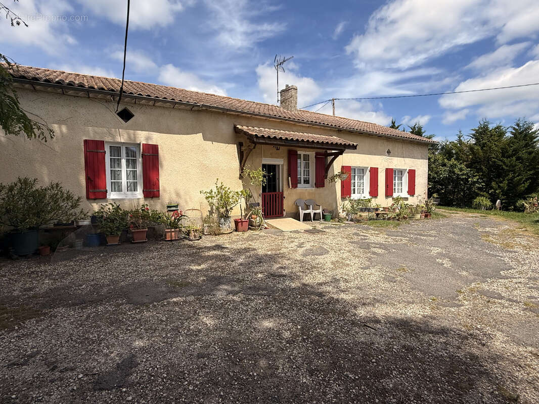 Maison à VERGT-DE-BIRON