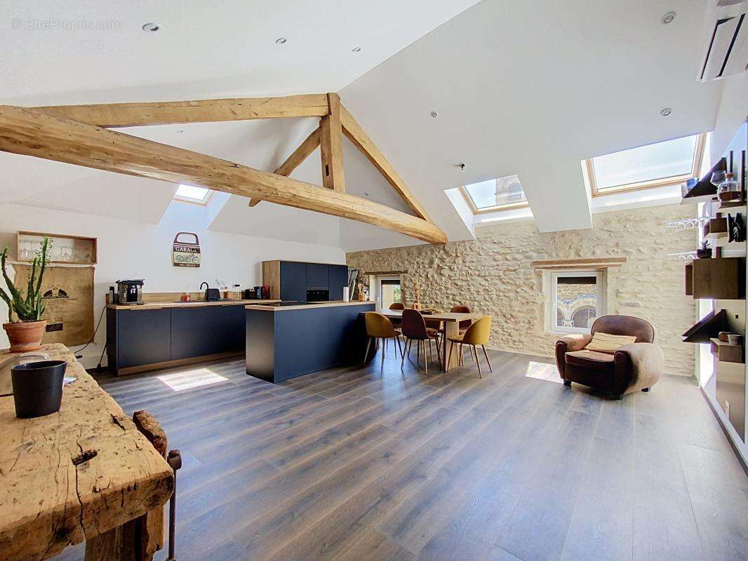 Maison à VILLE-SOUS-ANJOU