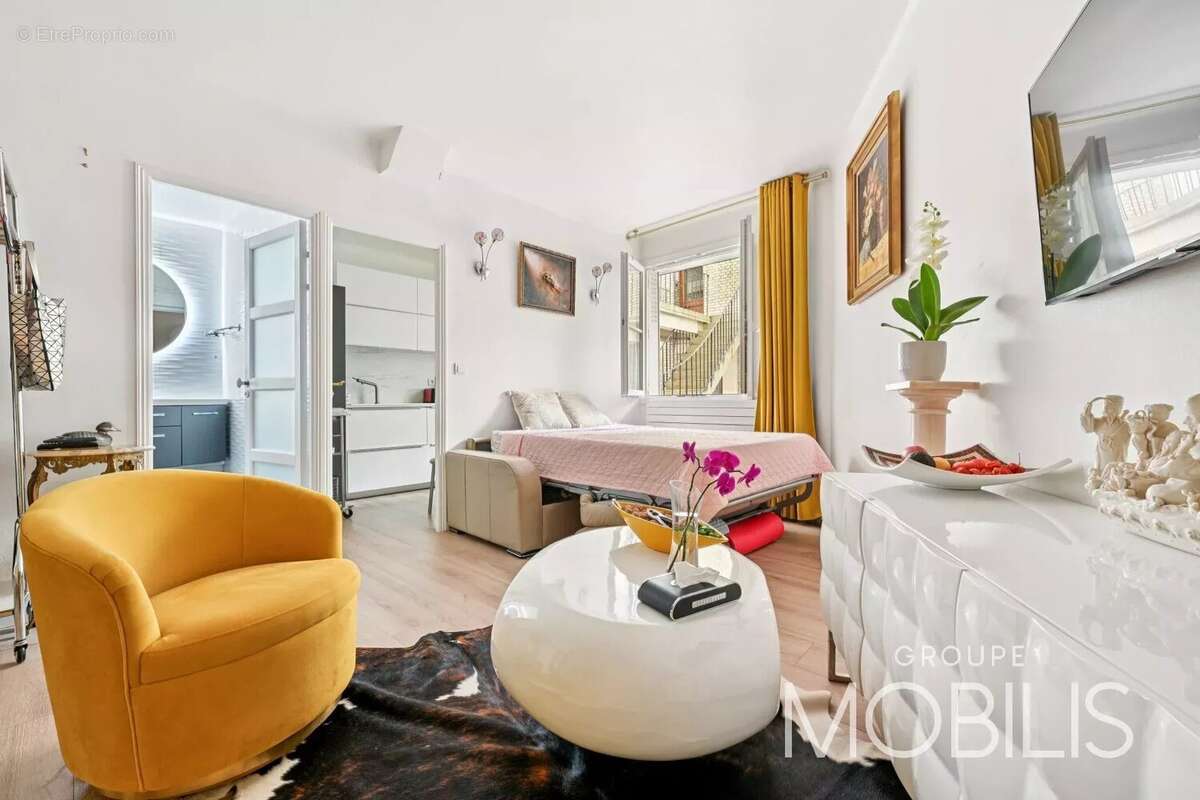 Appartement à PARIS-16E