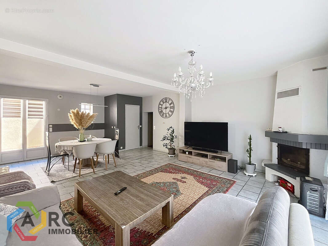 Maison 154 m² à La Chapelle-Saint-Mesmin  - photo 4